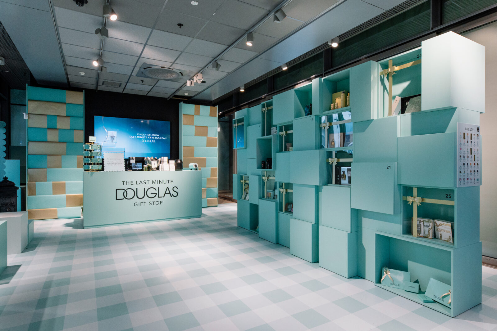 Douglas | event | props | 1