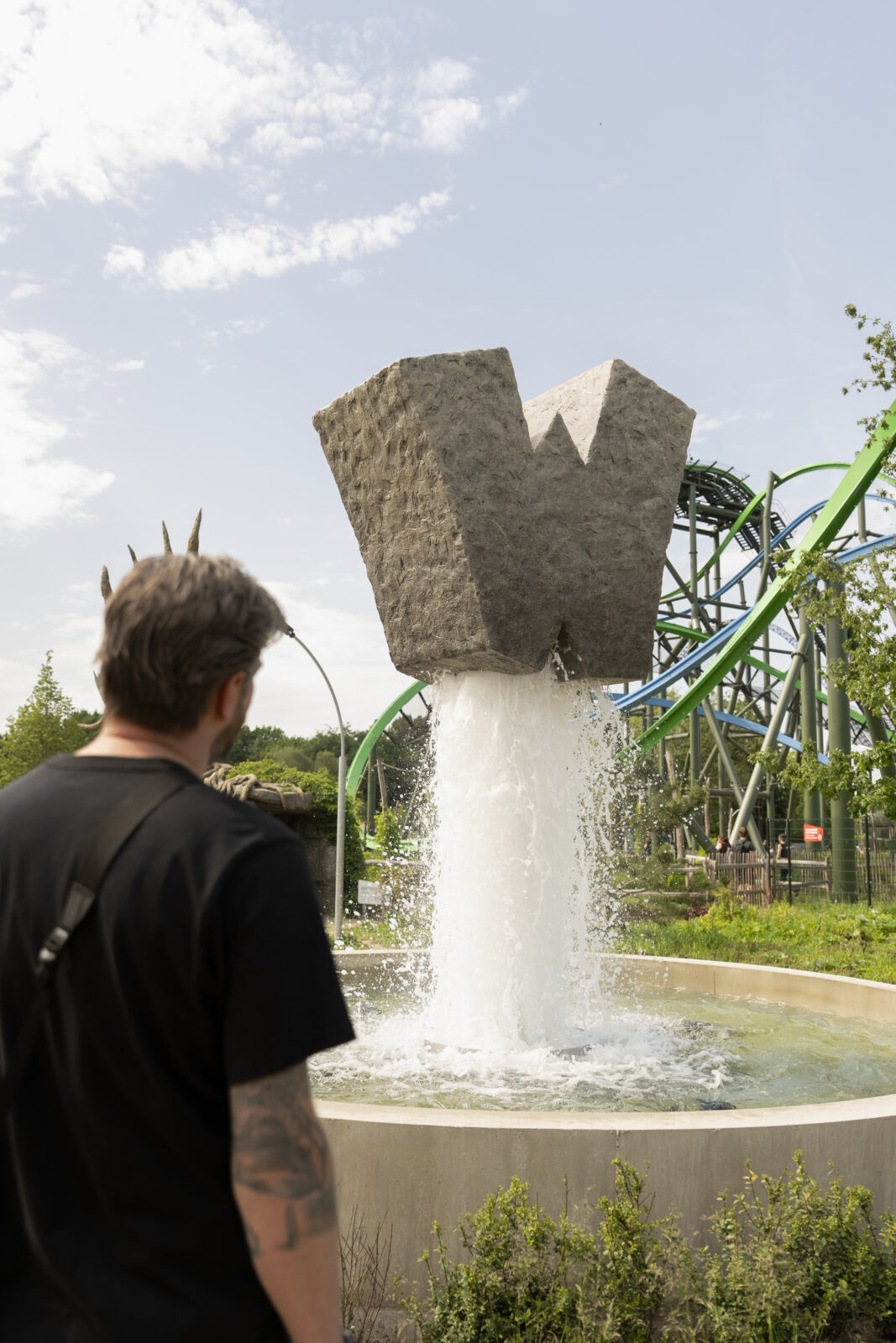 Walibi W rotsblok fontein